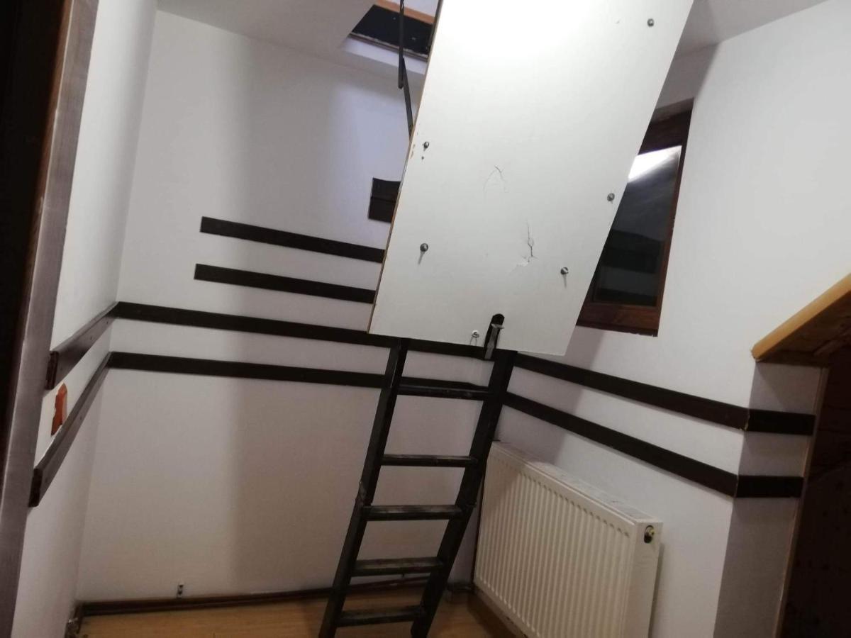 Casa Radu Lui Anghel Villa Barbuletu Esterno foto